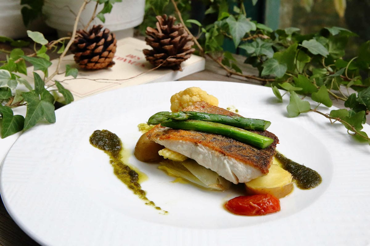 【食。台中】千樺花園餐廳〜森林系餐廳，處處是打卡拍照熱點，浪漫場景、經典法式料理，讓你拍到手軟！