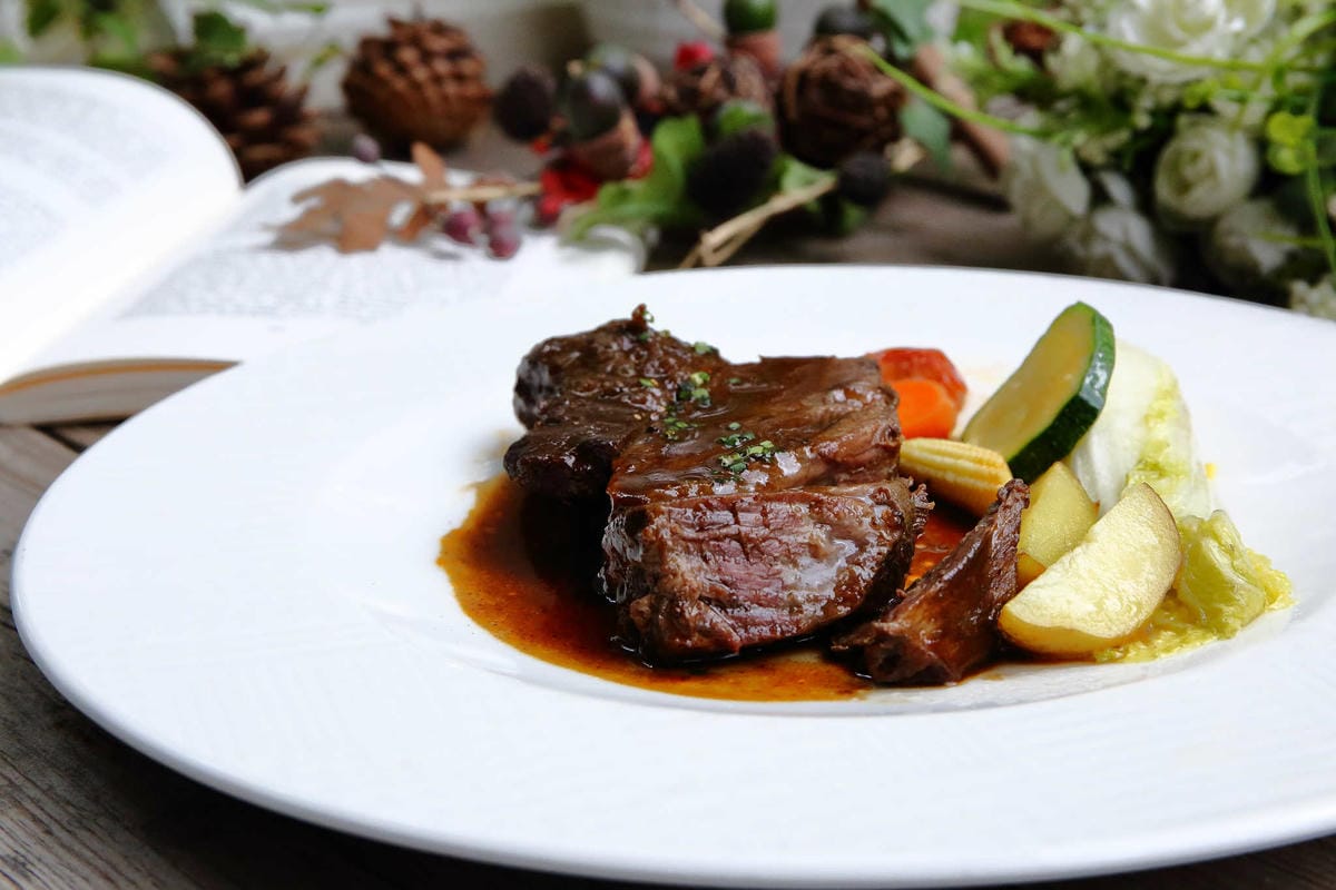 【食。台中】千樺花園餐廳〜森林系餐廳，處處是打卡拍照熱點，浪漫場景、經典法式料理，讓你拍到手軟！