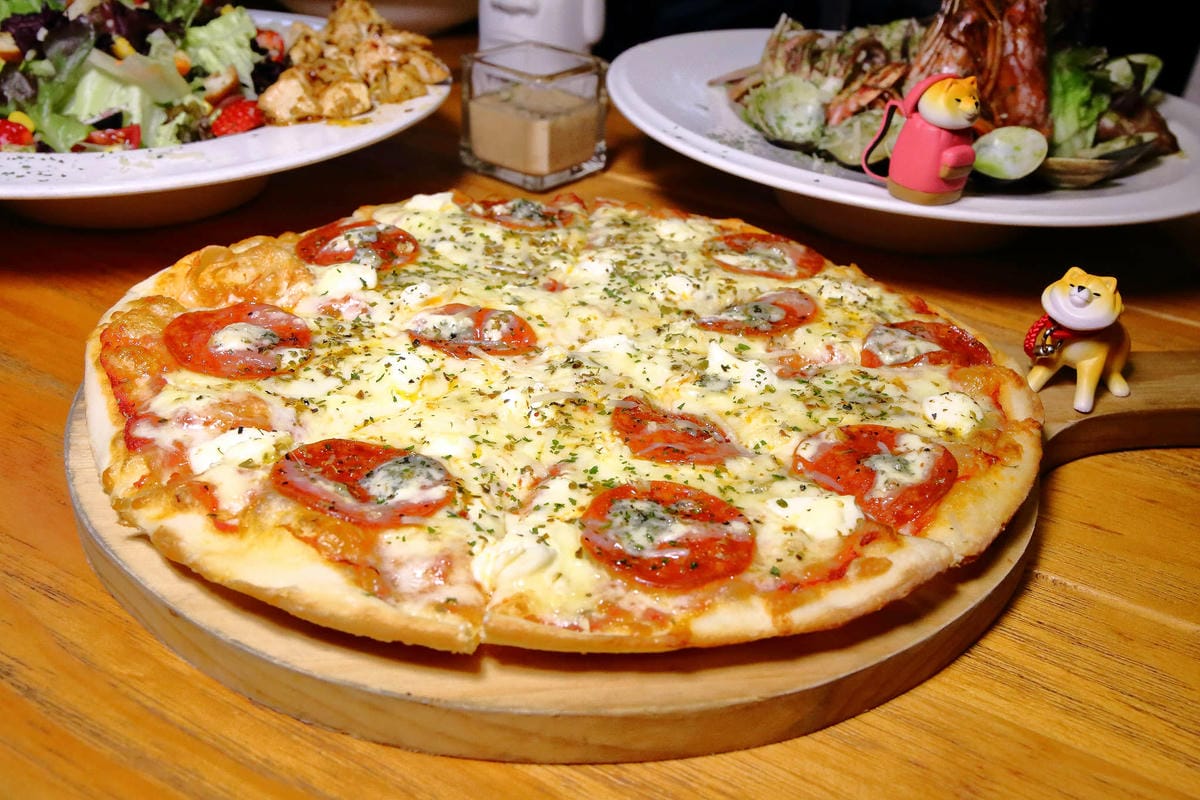 【食。台中】Gray House 灰房子〜中友百貨平價義式料理。PTT鄉民推薦的手作義大利麵店，CP值破表歡樂聚餐首選！(寵物友善)