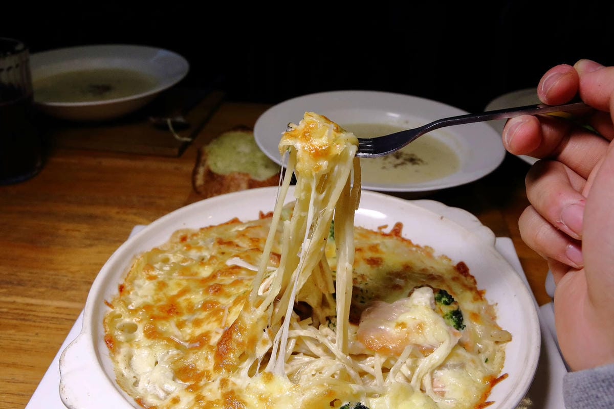 【食。台中】Gray House 灰房子〜中友百貨平價義式料理。PTT鄉民推薦的手作義大利麵店，CP值破表歡樂聚餐首選！(寵物友善)