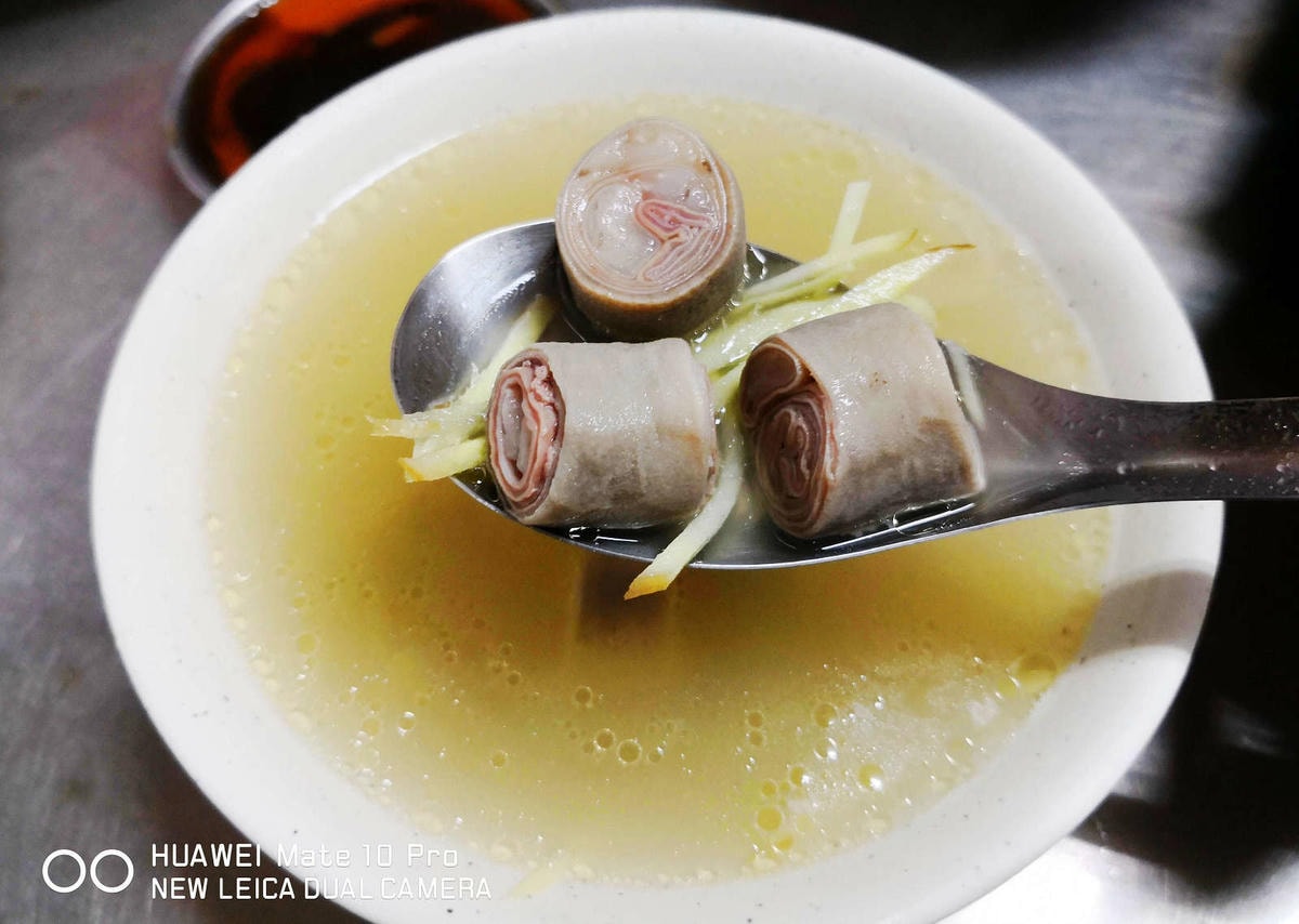 【食。基隆】西六號碼頭麵店〜五層豬腸只有基隆港吃得到!基隆人才知道的早餐,超佛心銅板平價古早味,美味破表!