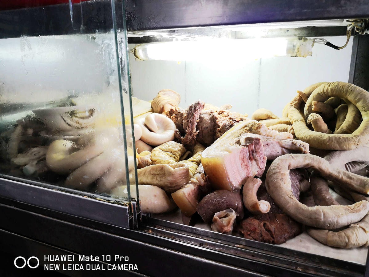 【食。基隆】西六號碼頭麵店〜五層豬腸只有基隆港吃得到!基隆人才知道的早餐,超佛心銅板平價古早味,美味破表!