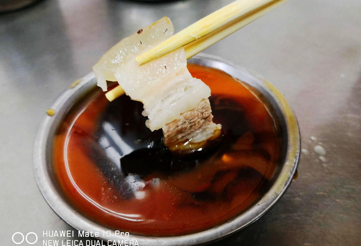 【食。基隆】西六號碼頭麵店〜五層豬腸只有基隆港吃得到!基隆人才知道的早餐,超佛心銅板平價古早味,美味破表!