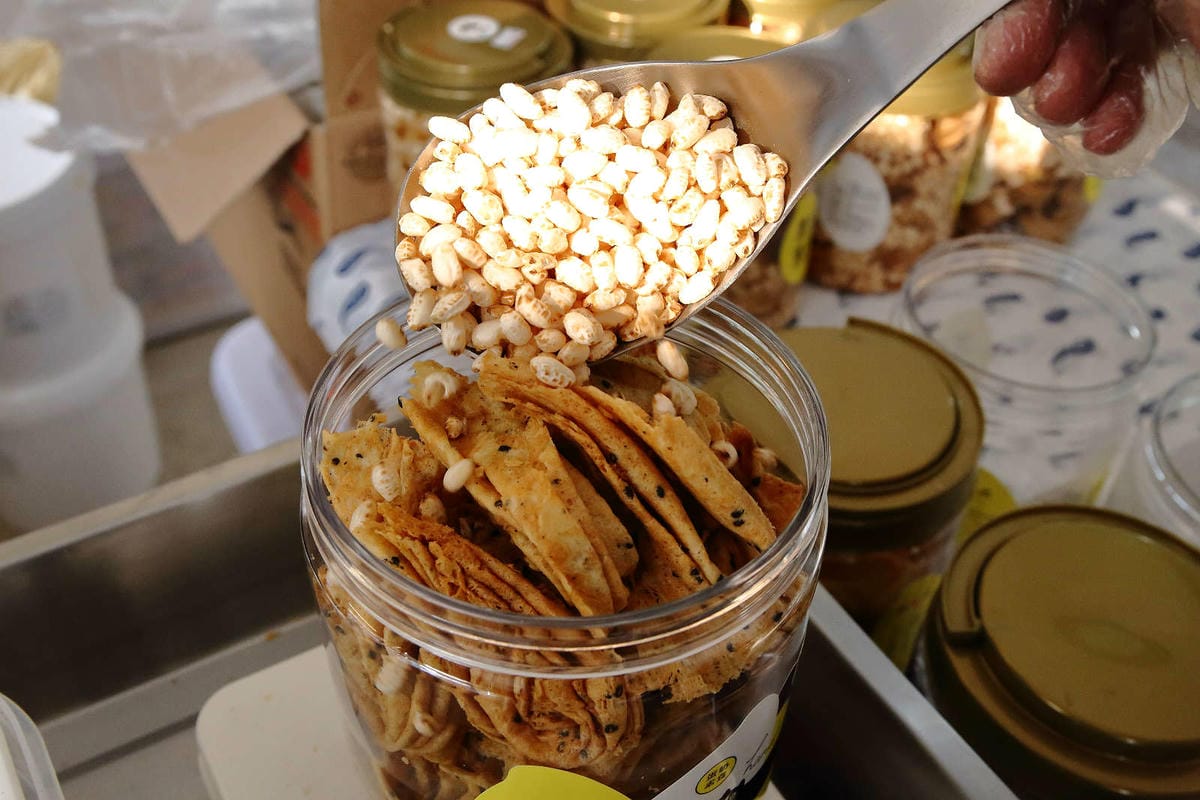 【台中新伴手禮】點點酥 美村店〜審計新村文青散步特色美食。手工蛋捲+爆米香混搭風碰出新滋味！越吃越涮嘴，完封零食控的心！