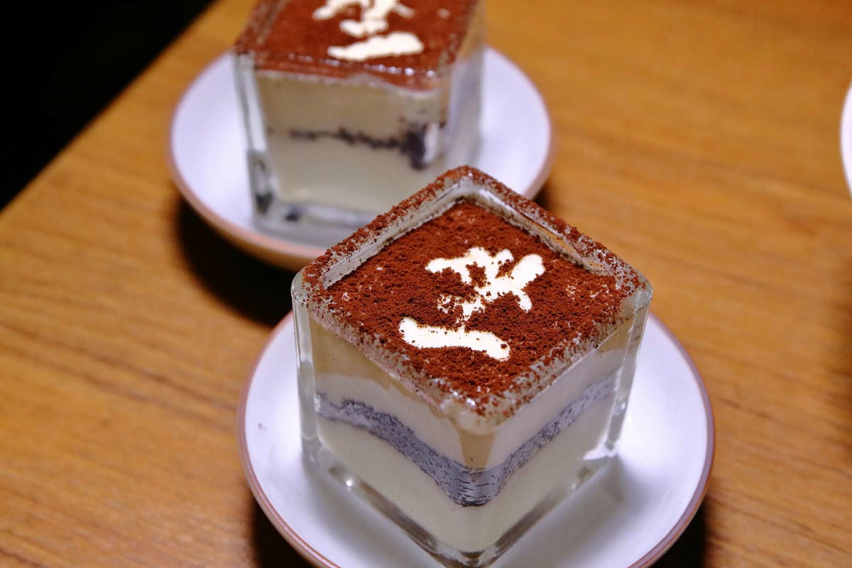 【食。中壢】坐著做。海鮮丼飯專門店〜巷仔內美食，老饕才知道的隱藏版，超大份量創意丼飯，海鮮多到看不到飯！