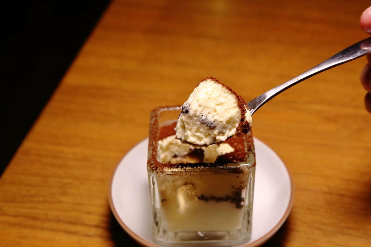 【食。中壢】坐著做。海鮮丼飯專門店〜巷仔內美食，老饕才知道的隱藏版，超大份量創意丼飯，海鮮多到看不到飯！