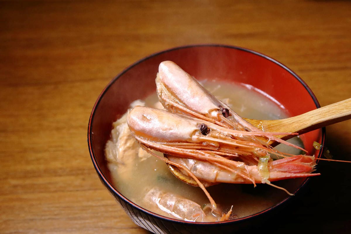 【食。中壢】坐著做。海鮮丼飯專門店〜巷仔內美食，老饕才知道的隱藏版，超大份量創意丼飯，海鮮多到看不到飯！