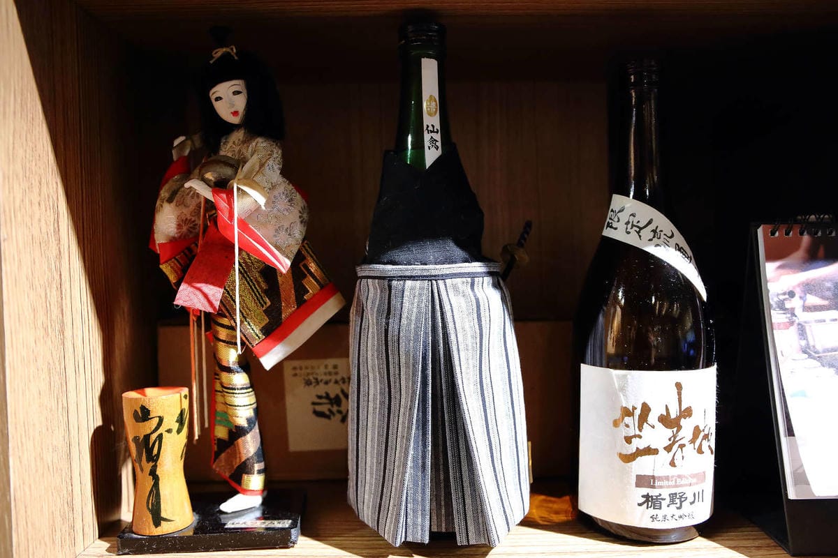 【食。中壢】坐著做。海鮮丼飯專門店〜巷仔內美食，老饕才知道的隱藏版，超大份量創意丼飯，海鮮多到看不到飯！