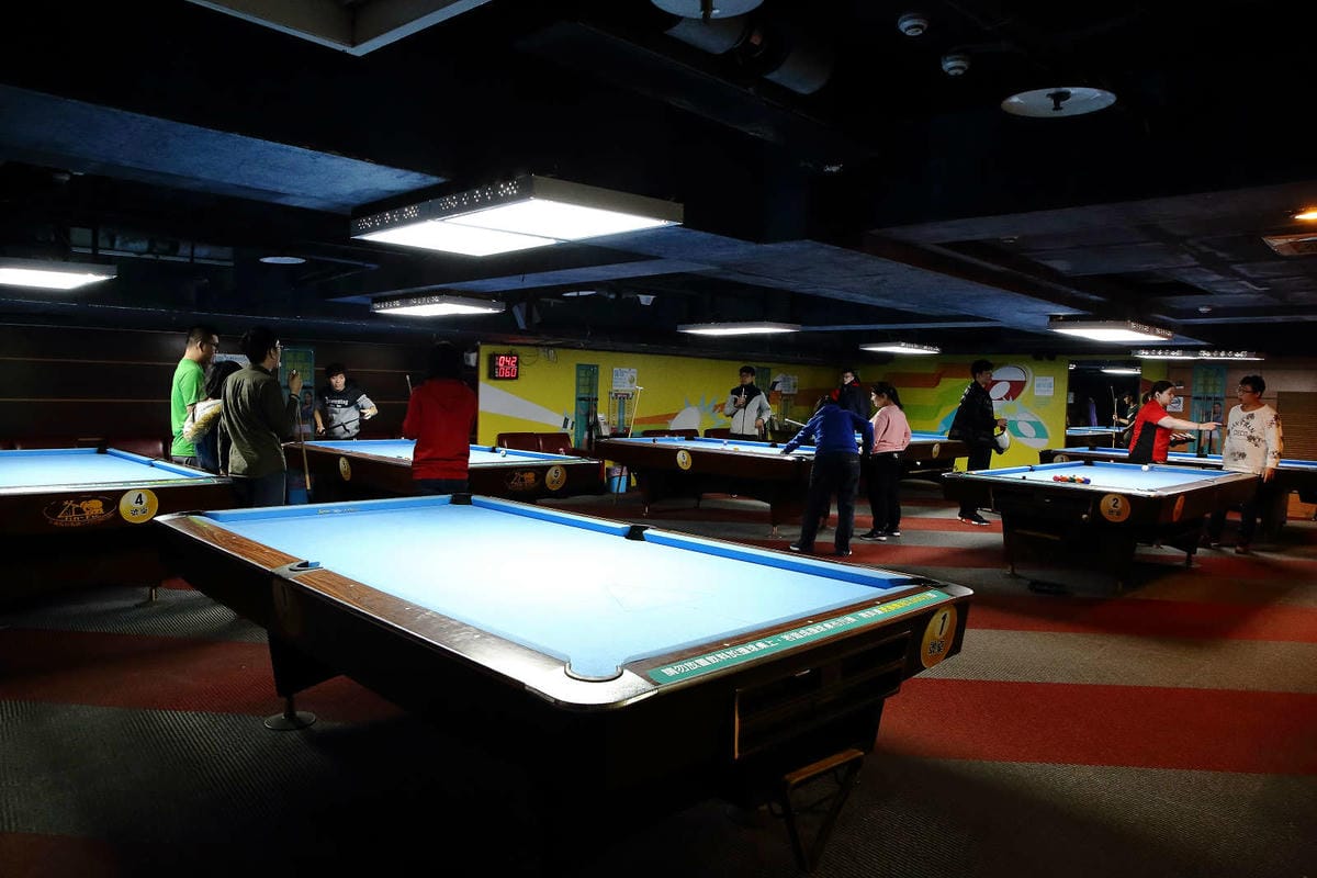 【遊。三重】E7PLAY三重館〜北部最大的室內運動遊樂空間！保齡球、撞球、電話亭KTV、各項電玩設施一票玩到底，親子下雨天和大熱天好去處！