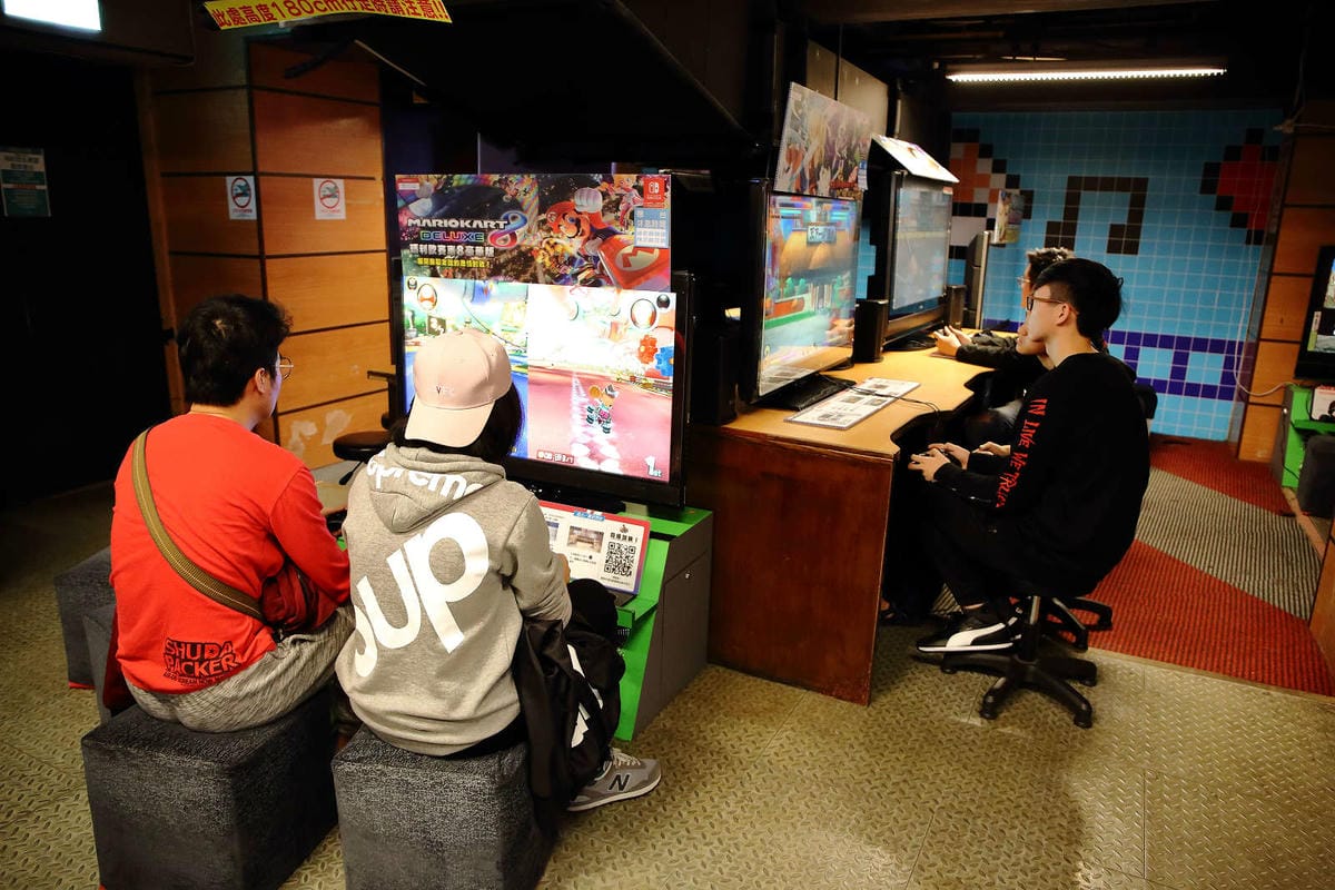 【遊。三重】E7PLAY三重館〜北部最大的室內運動遊樂空間！保齡球、撞球、電話亭KTV、各項電玩設施一票玩到底，親子下雨天和大熱天好去處！