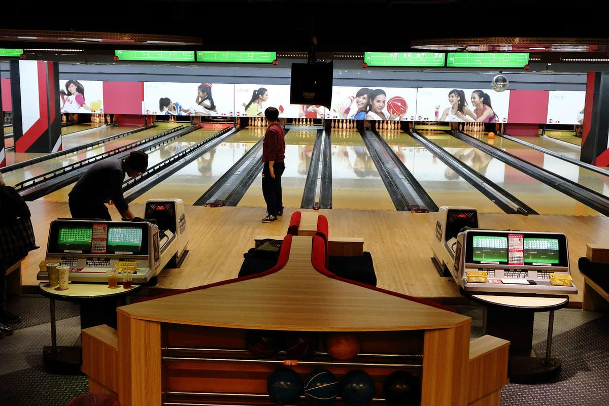 【遊。三重】E7PLAY三重館〜北部最大的室內運動遊樂空間！保齡球、撞球、電話亭KTV、各項電玩設施一票玩到底，親子下雨天和大熱天好去處！