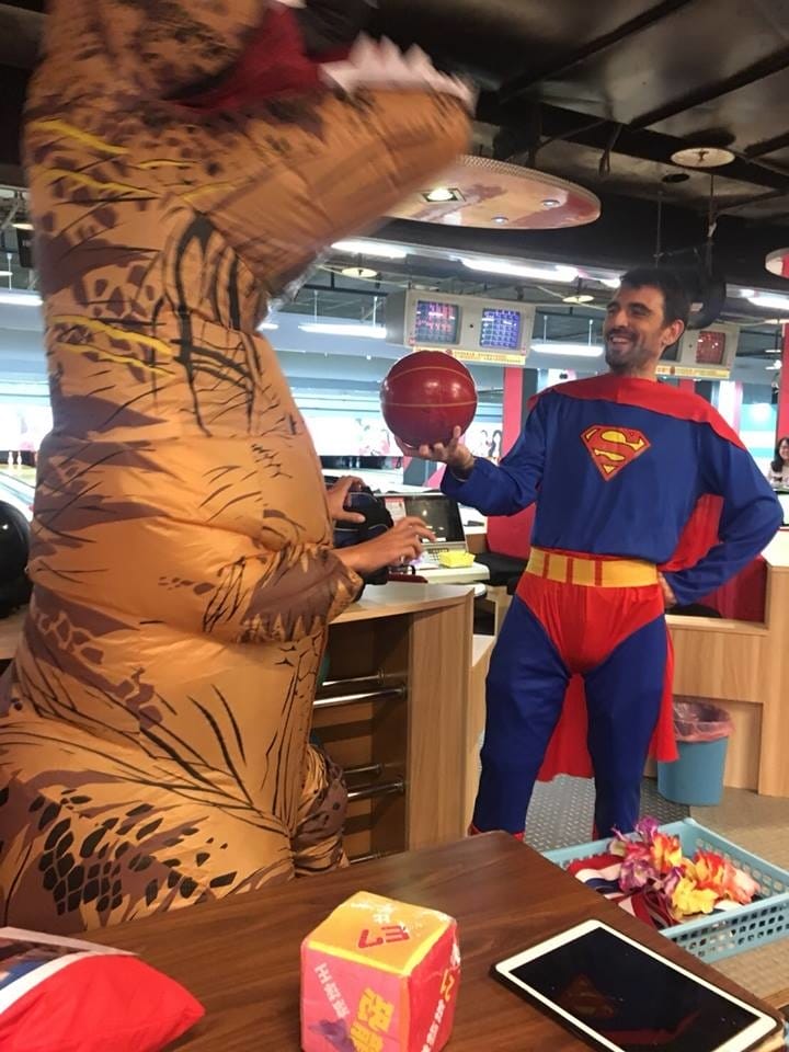 【遊。三重】E7PLAY三重館〜北部最大的室內運動遊樂空間！保齡球、撞球、電話亭KTV、各項電玩設施一票玩到底，親子下雨天和大熱天好去處！