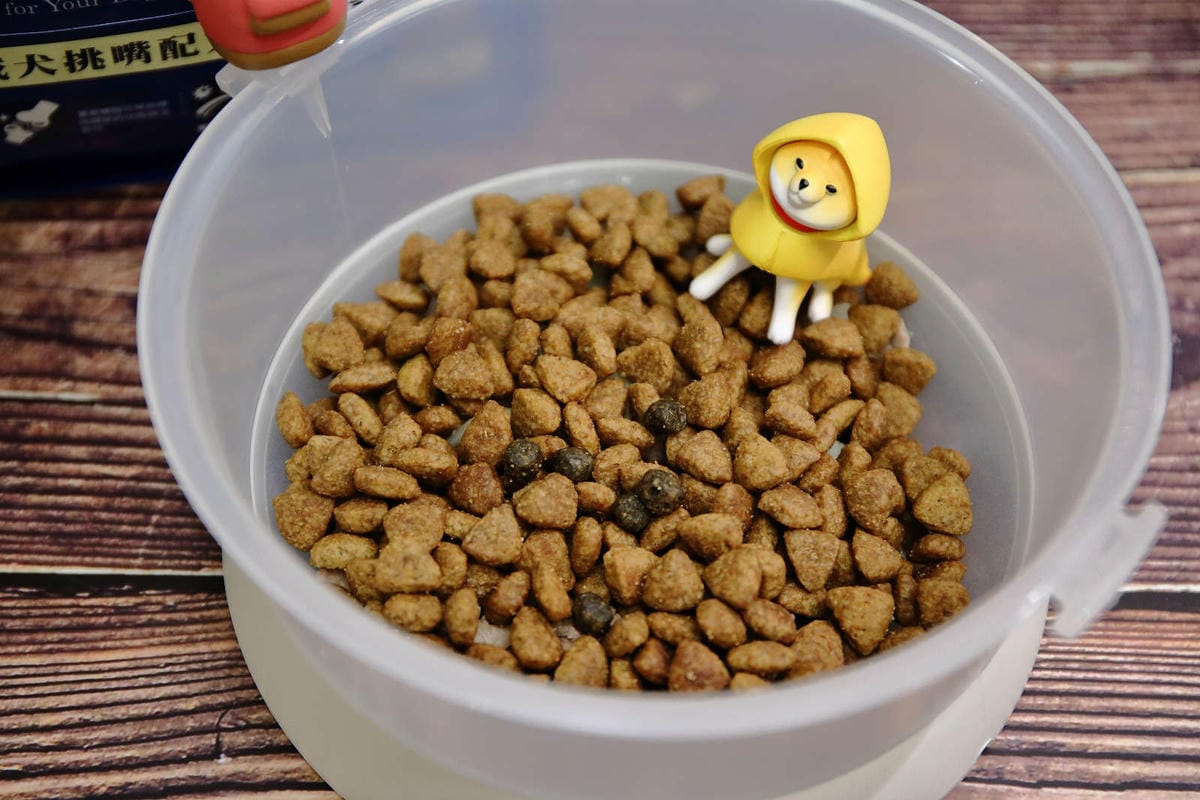 【寵物飼料推薦】Blue Buffalo藍饌天然寵糧〜來自美國銷售第一領導品牌！毛小孩的專屬私廚，獨家冷製法製造的抗氧顆粒，滿足強化毛小孩的健康需求！