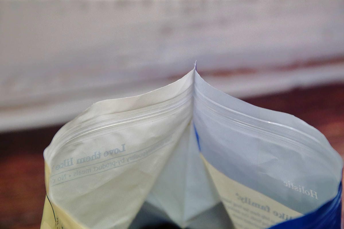 【寵物飼料推薦】Blue Buffalo藍饌天然寵糧〜來自美國銷售第一領導品牌！毛小孩的專屬私廚，獨家冷製法製造的抗氧顆粒，滿足強化毛小孩的健康需求！