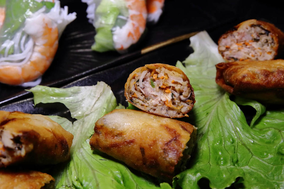 【食。板橋】粉享喫鍋〜火鍋新選擇!全台首創乾式熟成牛肉越式火鍋!特戰鐵帽鍋,新奇的火鍋吃法又不傷荷包!