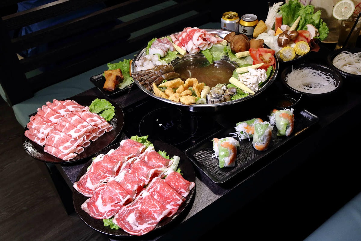 【食。板橋】粉享喫鍋〜火鍋新選擇!全台首創乾式熟成牛肉越式火鍋!特戰鐵帽鍋,新奇的火鍋吃法又不傷荷包!