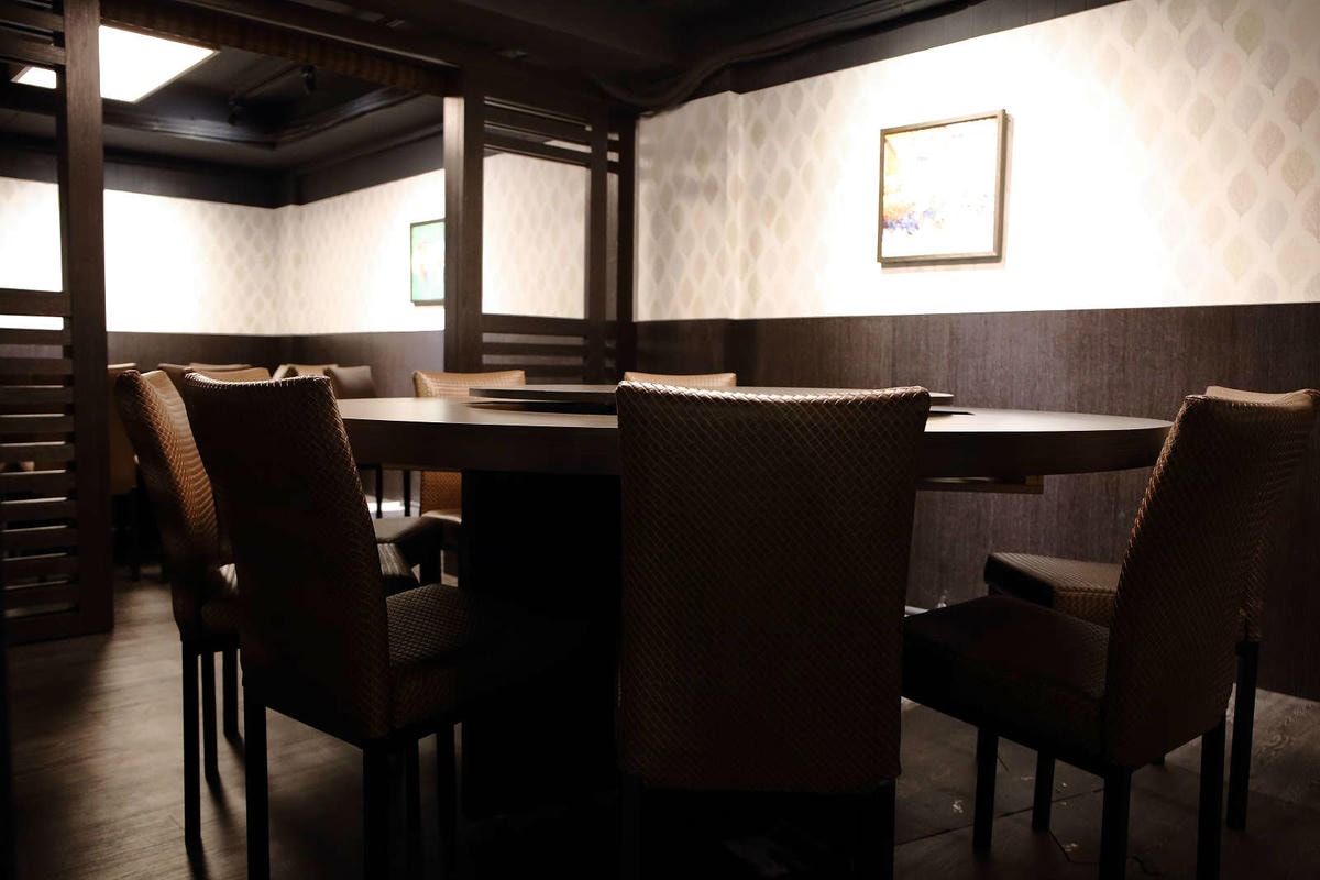 【食。板橋】粉享喫鍋〜火鍋新選擇!全台首創乾式熟成牛肉越式火鍋!特戰鐵帽鍋,新奇的火鍋吃法又不傷荷包!