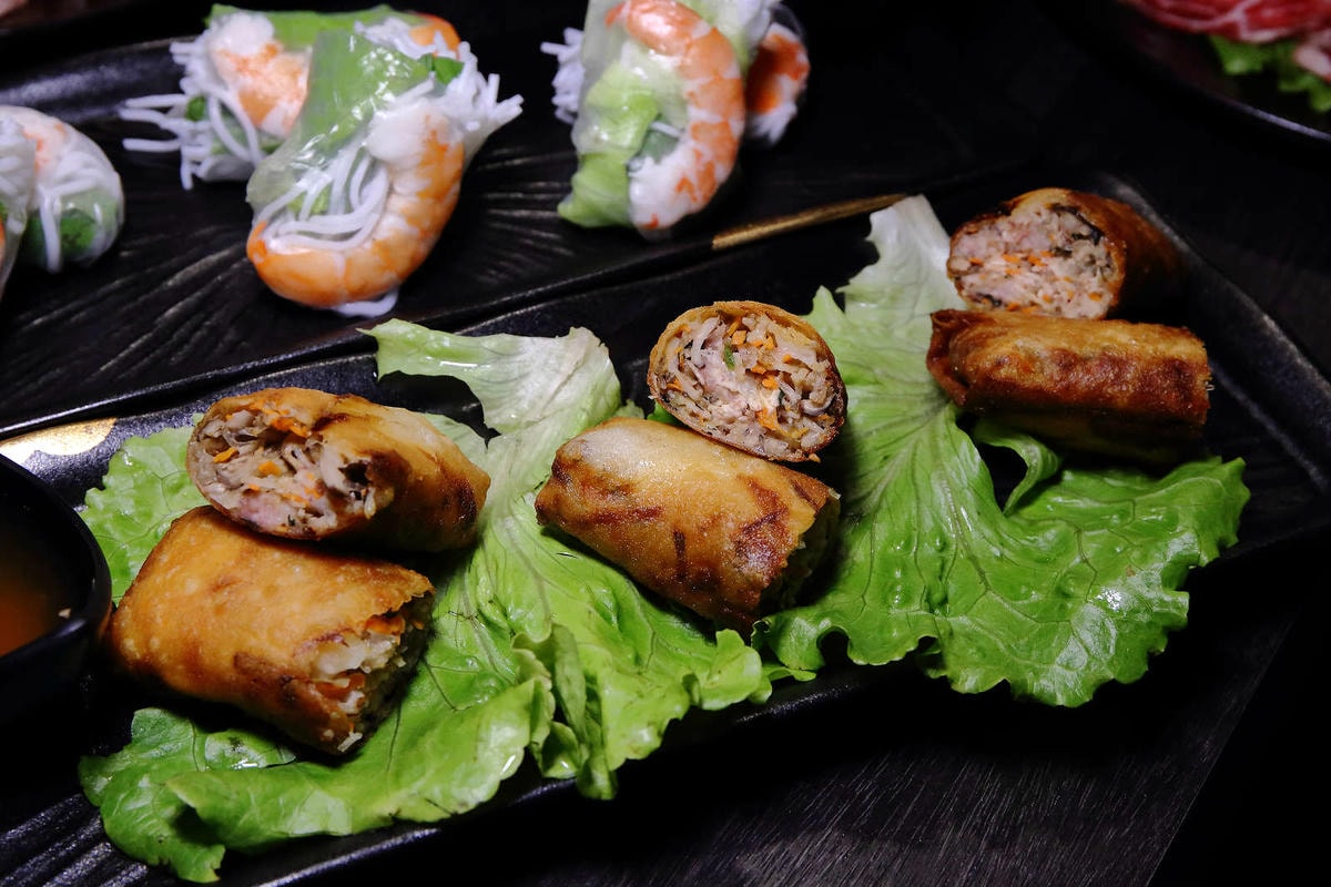 【食。板橋】粉享喫鍋〜火鍋新選擇!全台首創乾式熟成牛肉越式火鍋!特戰鐵帽鍋,新奇的火鍋吃法又不傷荷包!