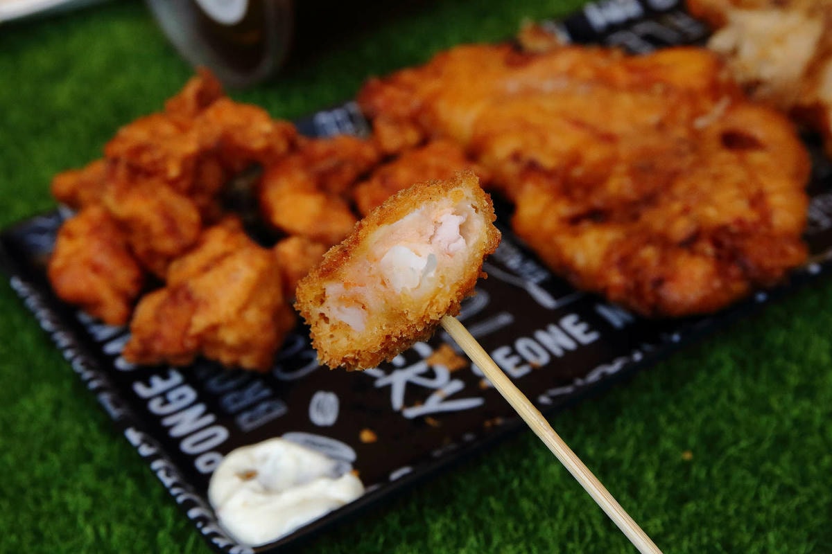 【食。基隆】好運殿日式炸物專賣店〜風靡在地人超強銅板美食!吃貨不能不知的日式炸物,皮脆多汁,讓人吮指回味的獨特香氣