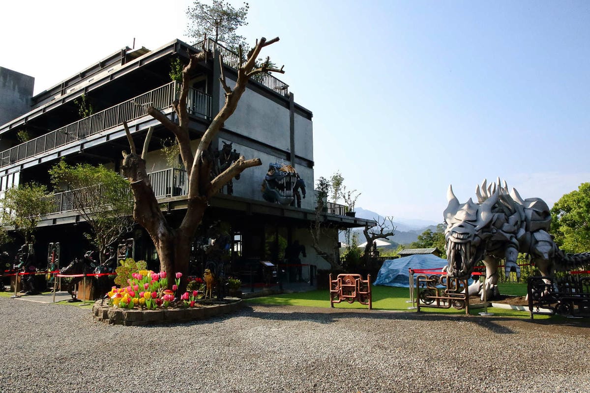 【遊。新竹】SRC北埔印象咖啡民宿〜新竹北埔特色餐廳。超狂！鋼鐵暴龍、重機、古董車大陣容現身，重機迷一定不能錯過的呀！