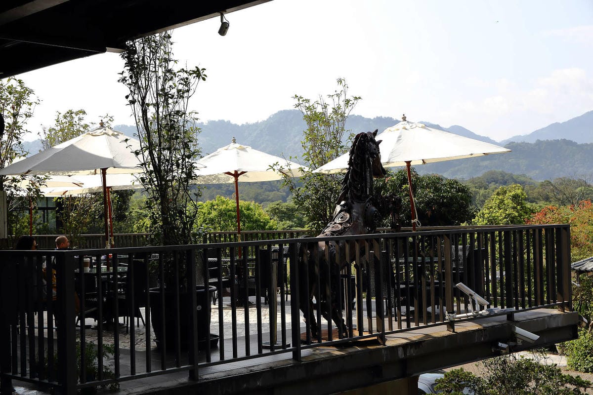 【遊。新竹】SRC北埔印象咖啡民宿〜新竹北埔特色餐廳。超狂！鋼鐵暴龍、重機、古董車大陣容現身，重機迷一定不能錯過的呀！