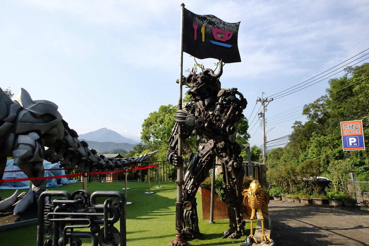 【遊。新竹】SRC北埔印象咖啡民宿〜新竹北埔特色餐廳。超狂！鋼鐵暴龍、重機、古董車大陣容現身，重機迷一定不能錯過的呀！