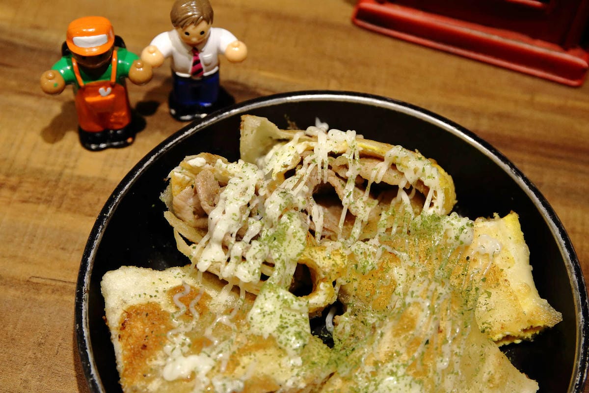 【食。蘆洲】光頭早午餐屋〜隱藏巷弄的小確幸早午餐。超大份量炒麵，不怕你吃，就怕你沒吃飽！