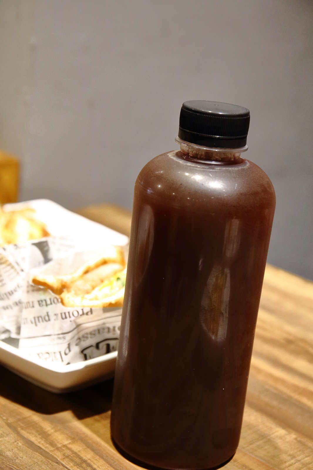 【食。蘆洲】光頭早午餐屋〜隱藏巷弄的小確幸早午餐。超大份量炒麵，不怕你吃，就怕你沒吃飽！