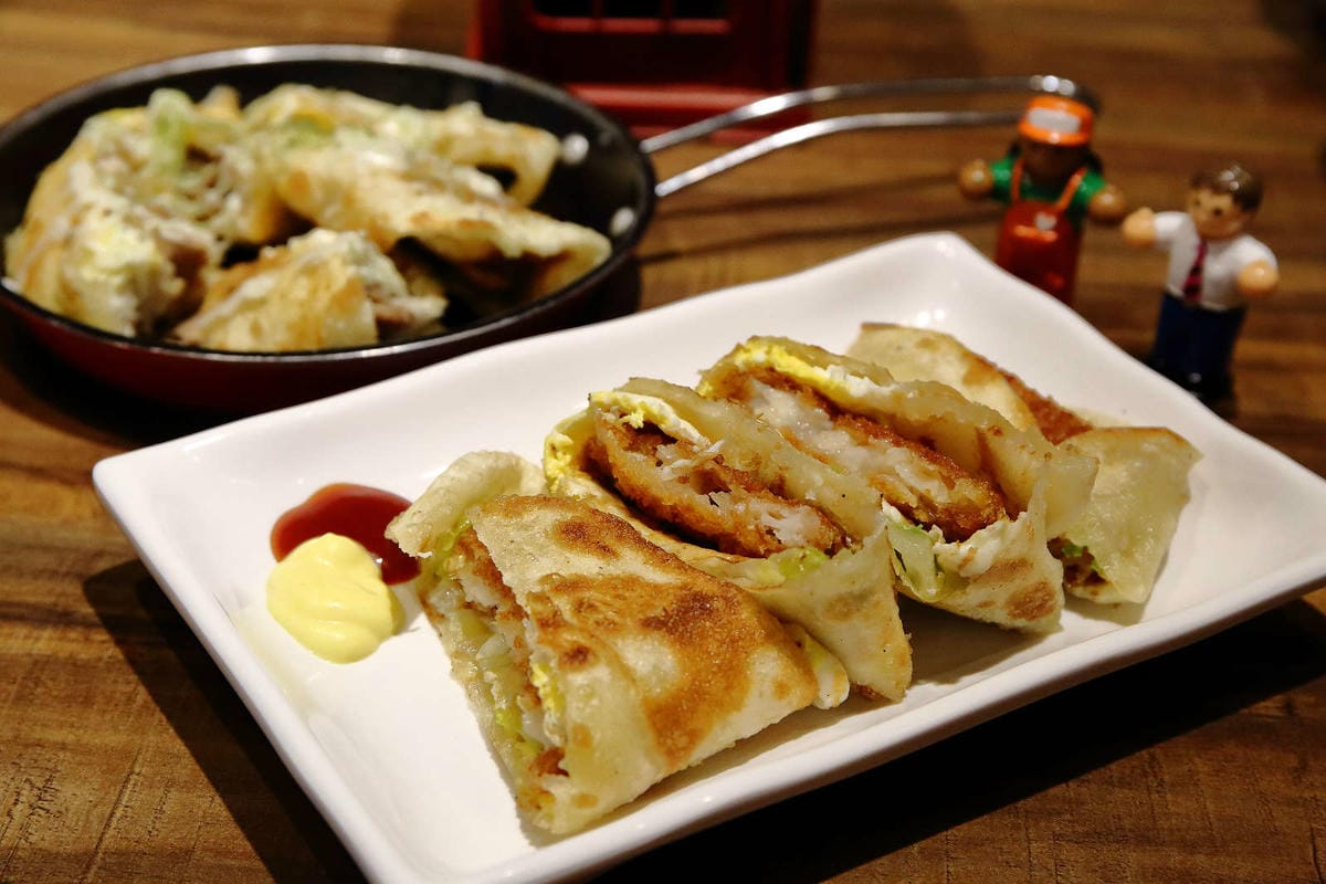 【食。蘆洲】光頭早午餐屋〜隱藏巷弄的小確幸早午餐。超大份量炒麵，不怕你吃，就怕你沒吃飽！