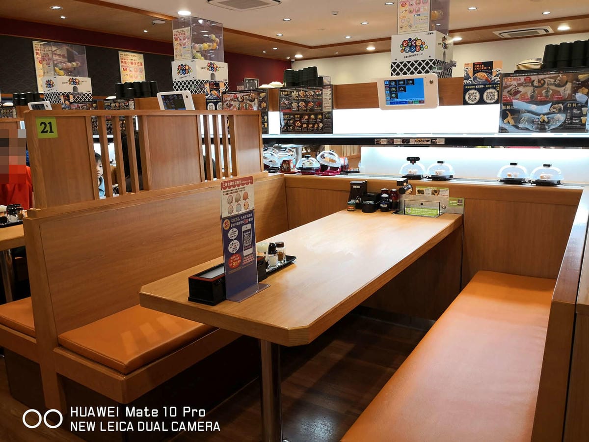 【食。土城】くら寿司 藏壽司 土城金城路店〜來自日本大阪的迴轉壽司插旗土城！壽司種類眾多，應有盡有，吃滿五盤抽扭蛋試手氣，好吃又好玩！