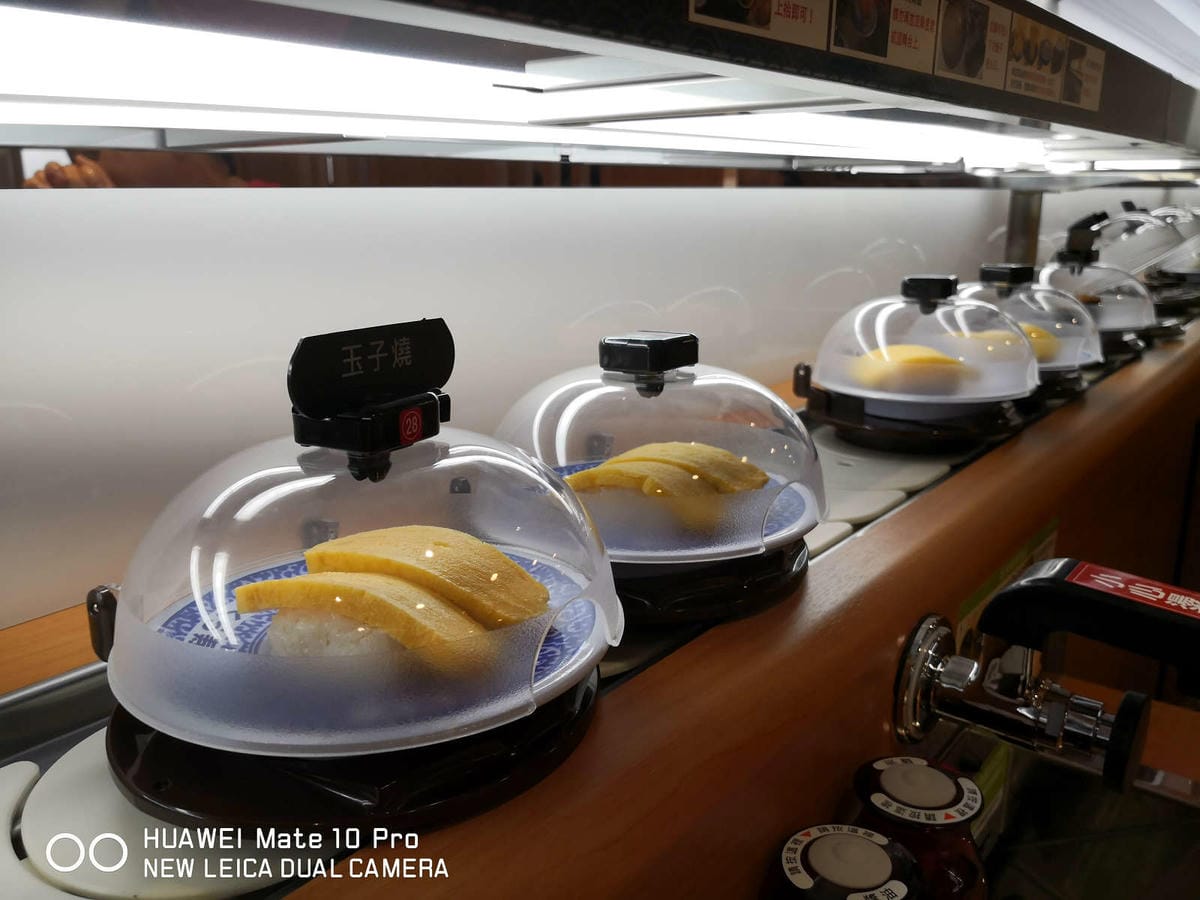 【食。土城】くら寿司 藏壽司 土城金城路店〜來自日本大阪的迴轉壽司插旗土城！壽司種類眾多，應有盡有，吃滿五盤抽扭蛋試手氣，好吃又好玩！