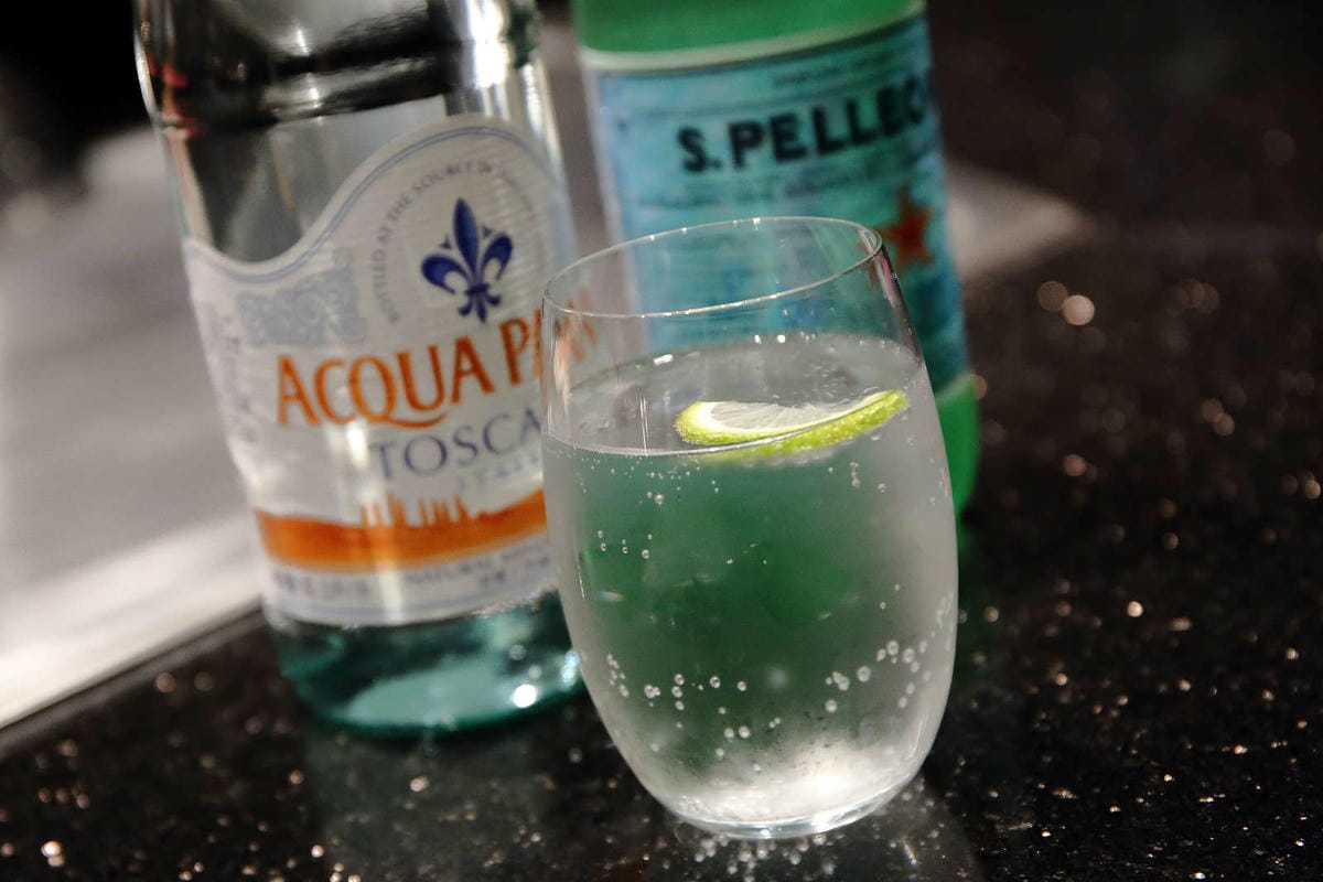 【食。台北】山茶花鐵板燒〜法國玫瑰龍蝦當附餐活跳跳搬上鐵板燒？！頂級味蕾饗宴，等你來品嘗‎