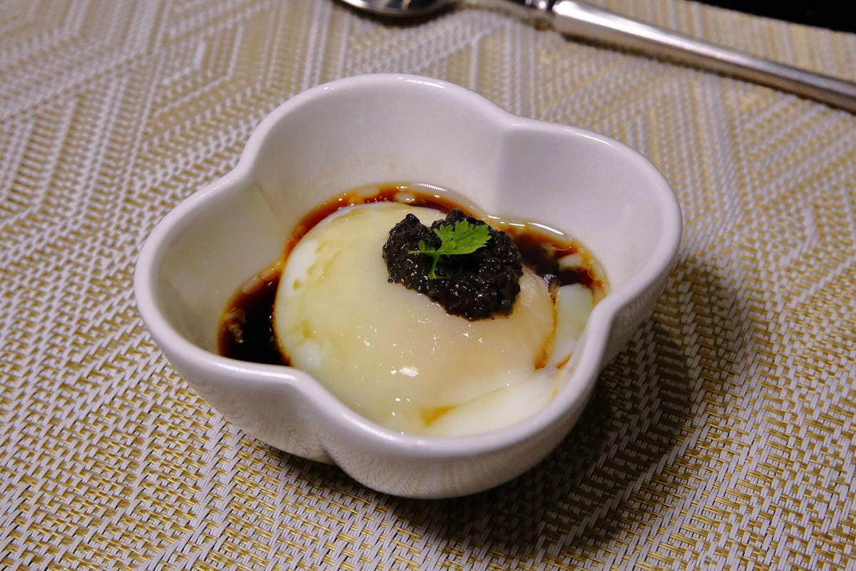 【食。台北】山茶花鐵板燒〜法國玫瑰龍蝦當附餐活跳跳搬上鐵板燒？！頂級味蕾饗宴，等你來品嘗‎