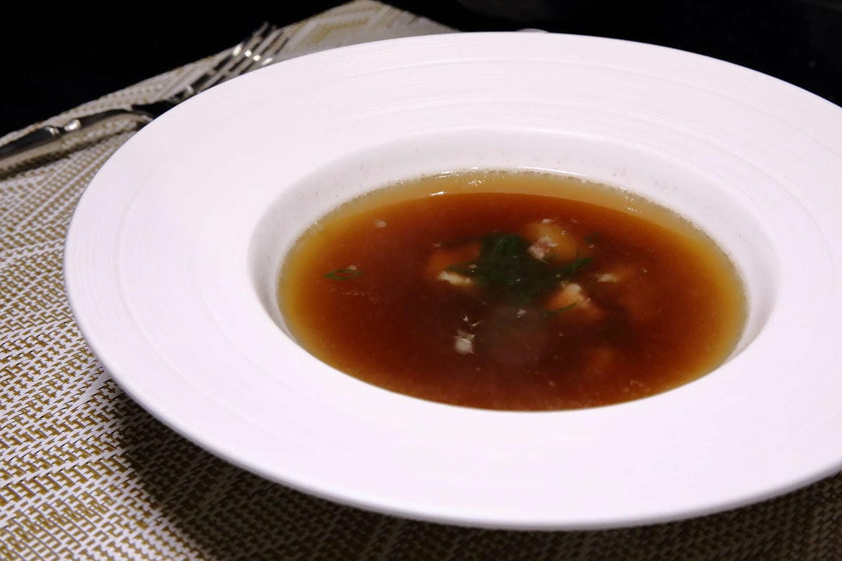 【食。台北】山茶花鐵板燒〜法國玫瑰龍蝦當附餐活跳跳搬上鐵板燒？！頂級味蕾饗宴，等你來品嘗‎