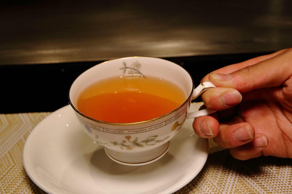 【食。台北】山茶花鐵板燒〜法國玫瑰龍蝦當附餐活跳跳搬上鐵板燒？！頂級味蕾饗宴，等你來品嘗‎