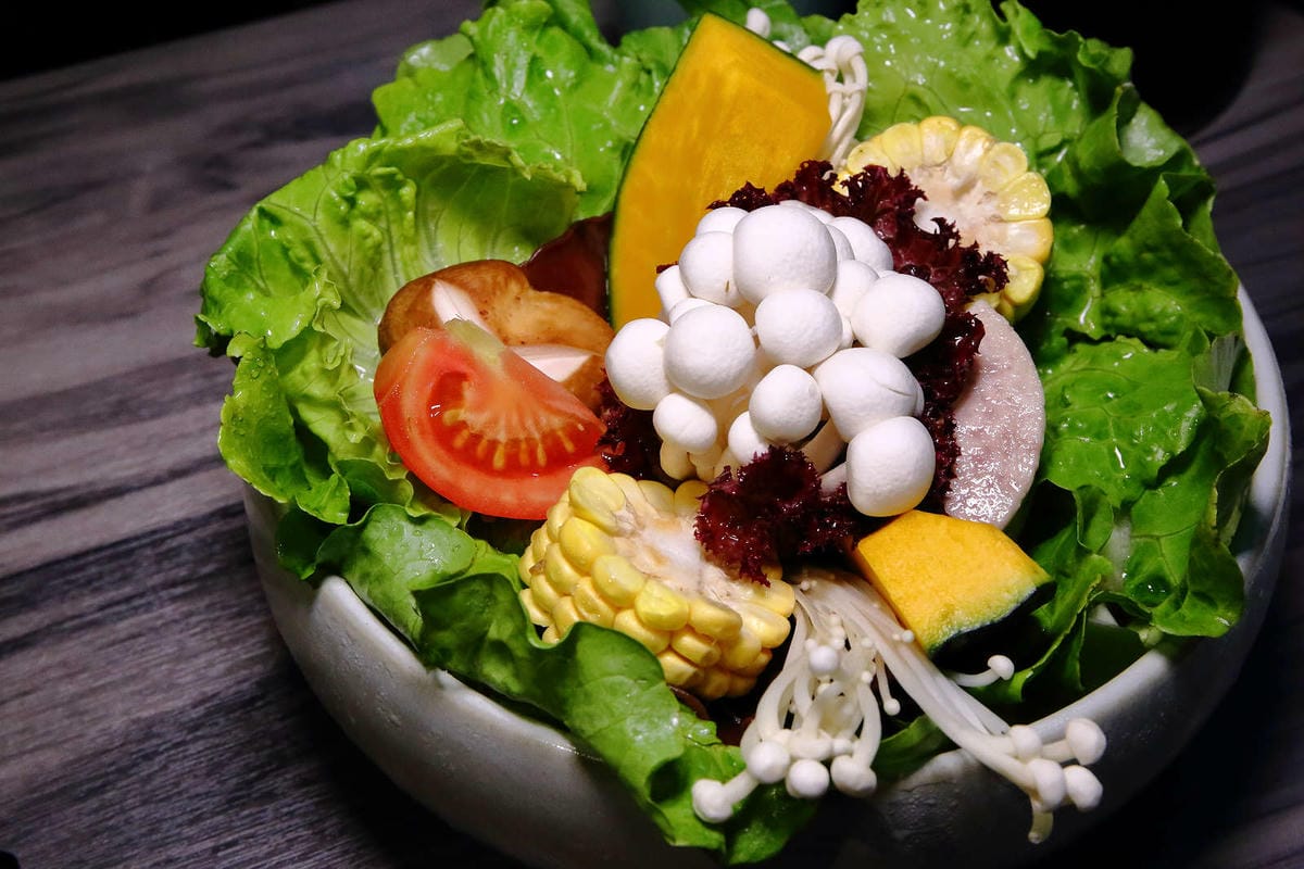 【食。新店】青花驕麻辣鍋-新店民權店〜王品集團人氣麻辣鍋New Open！獨家青花椒麻而不辣，不敢吃辣也會愛上，吃鍋新選擇！