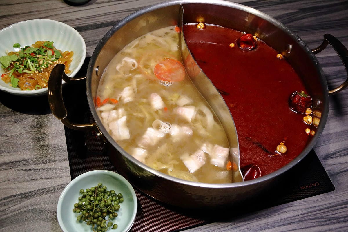 【食。新店】青花驕麻辣鍋-新店民權店〜王品集團人氣麻辣鍋New Open！獨家青花椒麻而不辣，不敢吃辣也會愛上，吃鍋新選擇！