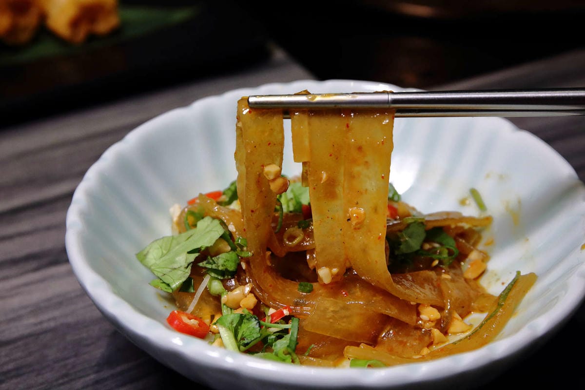 【食。新店】青花驕麻辣鍋-新店民權店〜王品集團人氣麻辣鍋New Open！獨家青花椒麻而不辣，不敢吃辣也會愛上，吃鍋新選擇！