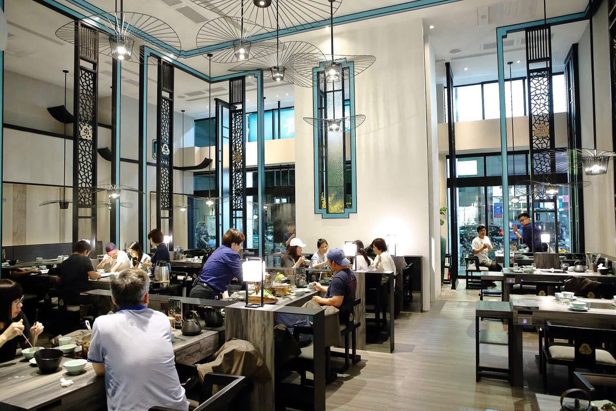 【食。新店】青花驕麻辣鍋-新店民權店〜王品集團人氣麻辣鍋New Open！獨家青花椒麻而不辣，不敢吃辣也會愛上，吃鍋新選擇！