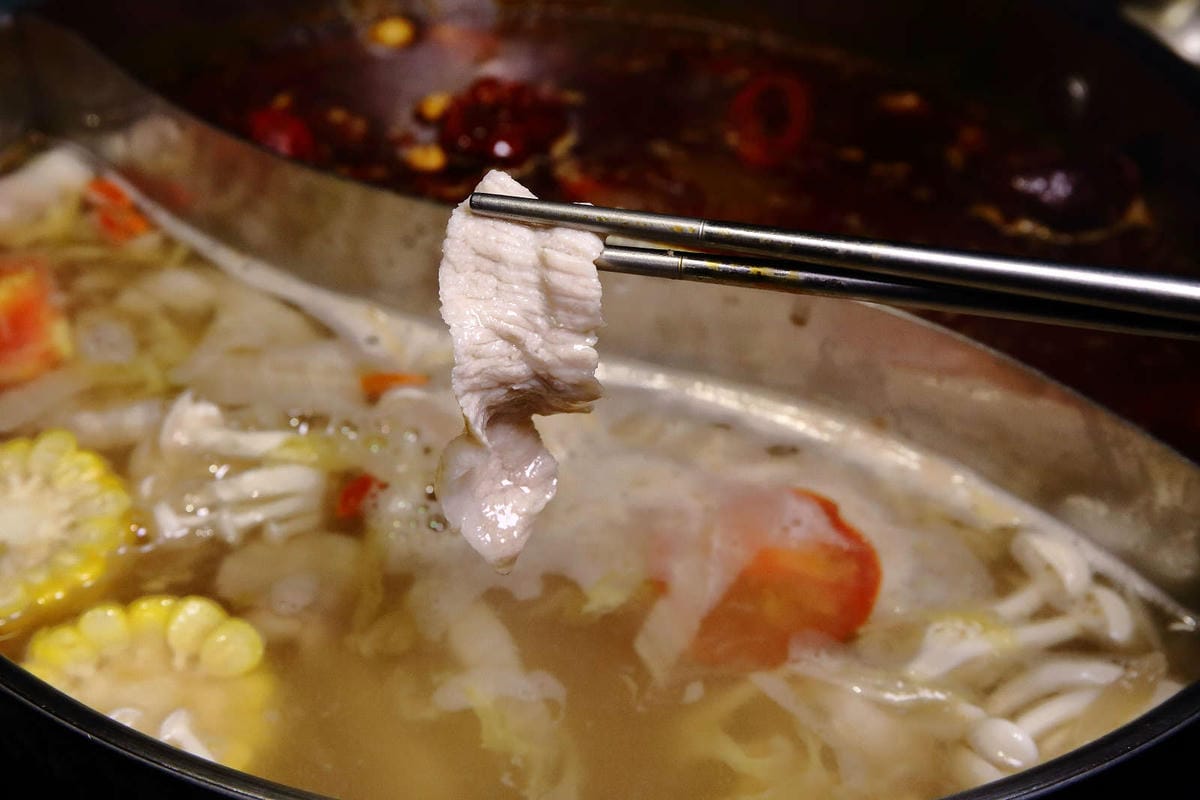 【食。新店】青花驕麻辣鍋-新店民權店〜王品集團人氣麻辣鍋New Open！獨家青花椒麻而不辣，不敢吃辣也會愛上，吃鍋新選擇！