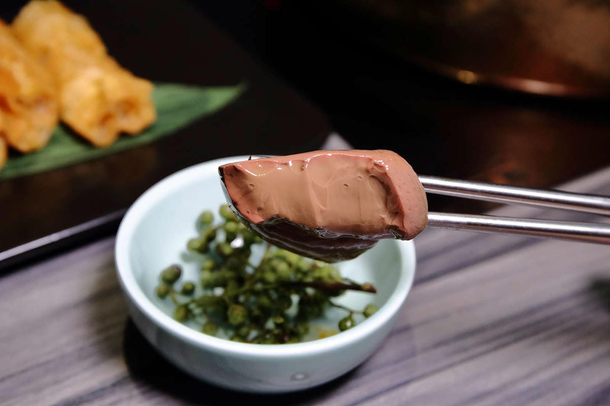 【食。新店】青花驕麻辣鍋-新店民權店〜王品集團人氣麻辣鍋New Open！獨家青花椒麻而不辣，不敢吃辣也會愛上，吃鍋新選擇！