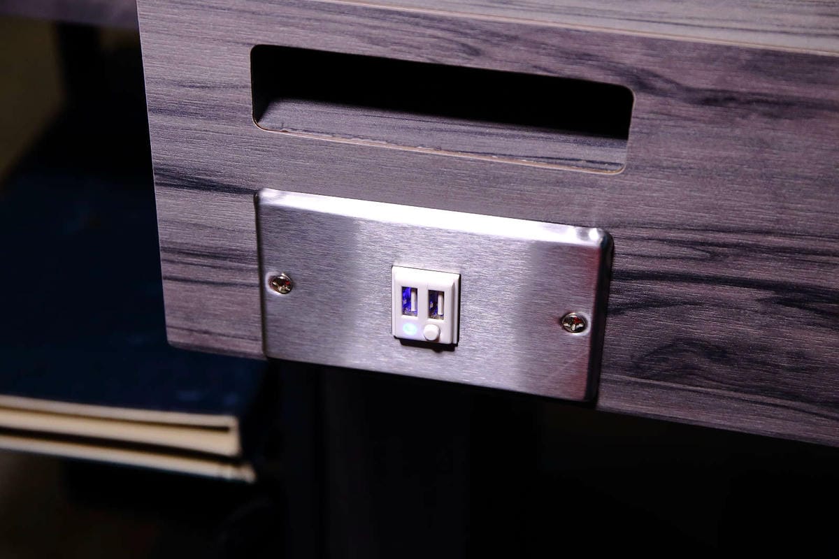 【食。新店】青花驕麻辣鍋-新店民權店〜王品集團人氣麻辣鍋New Open！獨家青花椒麻而不辣，不敢吃辣也會愛上，吃鍋新選擇！