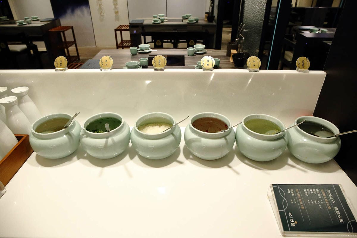 【食。新店】青花驕麻辣鍋-新店民權店〜王品集團人氣麻辣鍋New Open！獨家青花椒麻而不辣，不敢吃辣也會愛上，吃鍋新選擇！