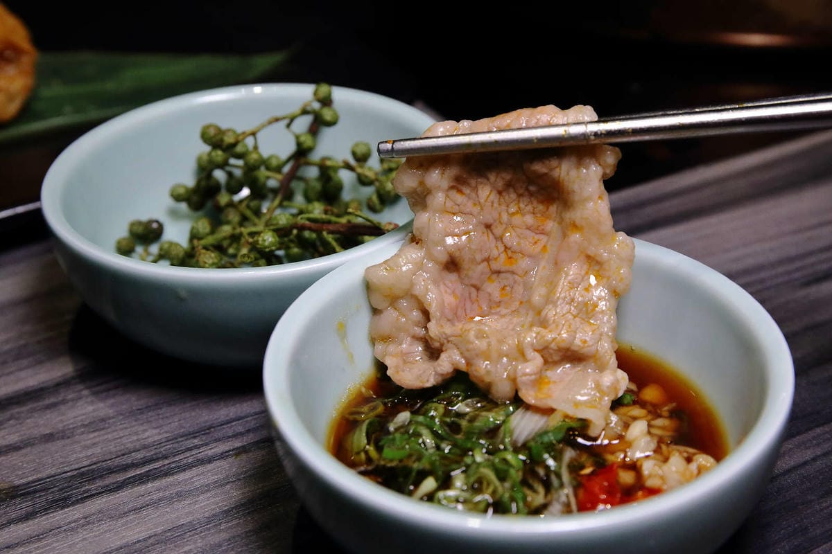 【食。新店】青花驕麻辣鍋-新店民權店〜王品集團人氣麻辣鍋New Open！獨家青花椒麻而不辣，不敢吃辣也會愛上，吃鍋新選擇！