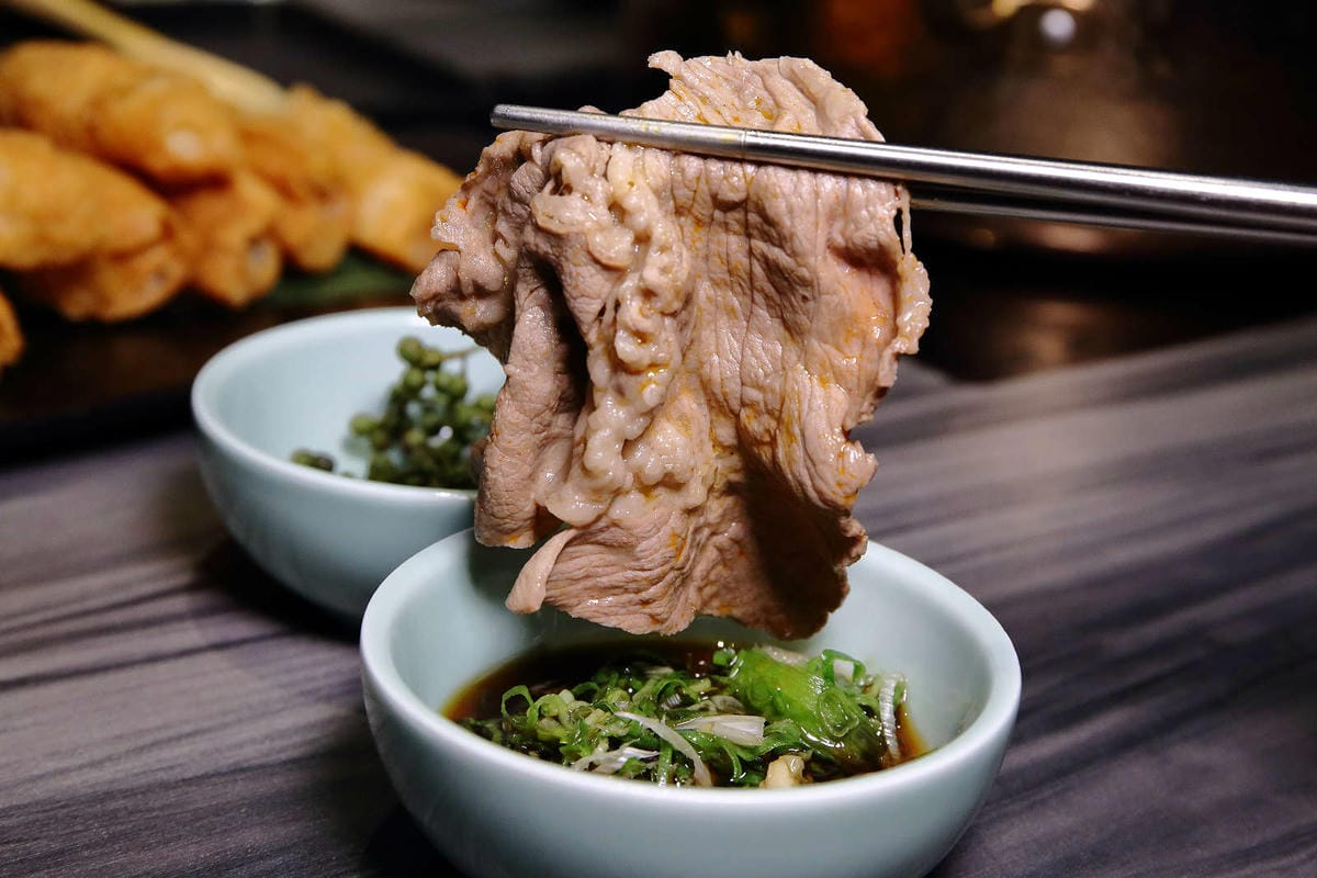 【食。新店】青花驕麻辣鍋-新店民權店〜王品集團人氣麻辣鍋New Open！獨家青花椒麻而不辣，不敢吃辣也會愛上，吃鍋新選擇！