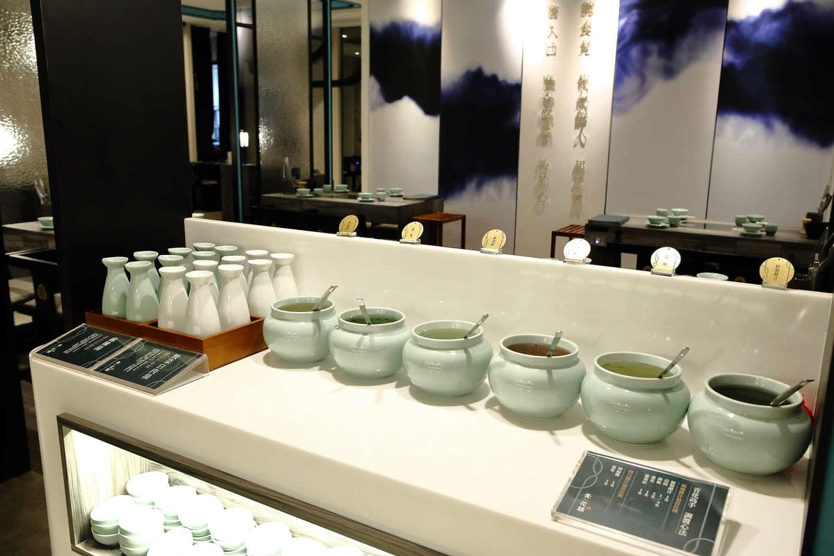 【食。新店】青花驕麻辣鍋-新店民權店〜王品集團人氣麻辣鍋New Open！獨家青花椒麻而不辣，不敢吃辣也會愛上，吃鍋新選擇！