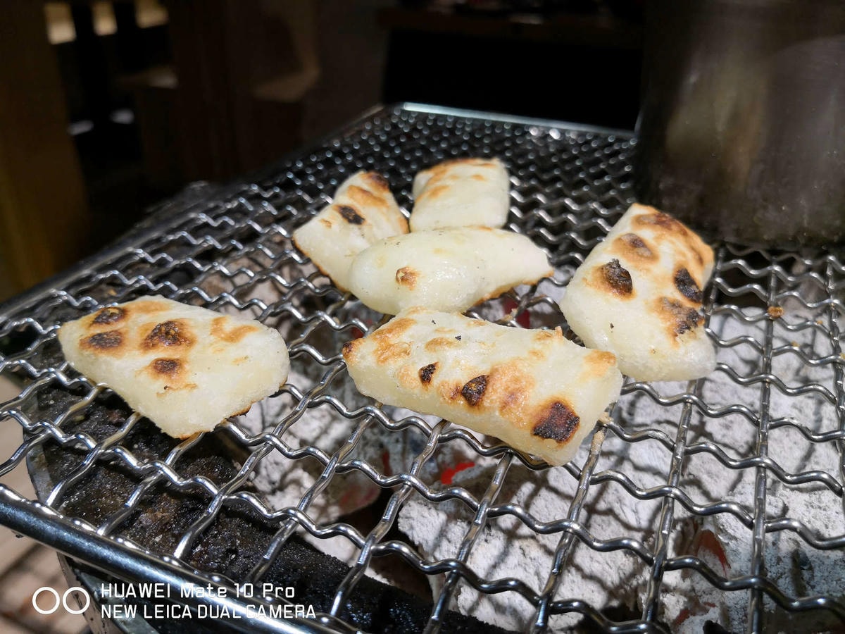 【食。基隆】甲賀日式炭火燒肉〜基隆燒肉吃到飽推薦!60種無限加點食材,親切的桌邊幫烤服務,可以帶毛小孩吃烤肉唷