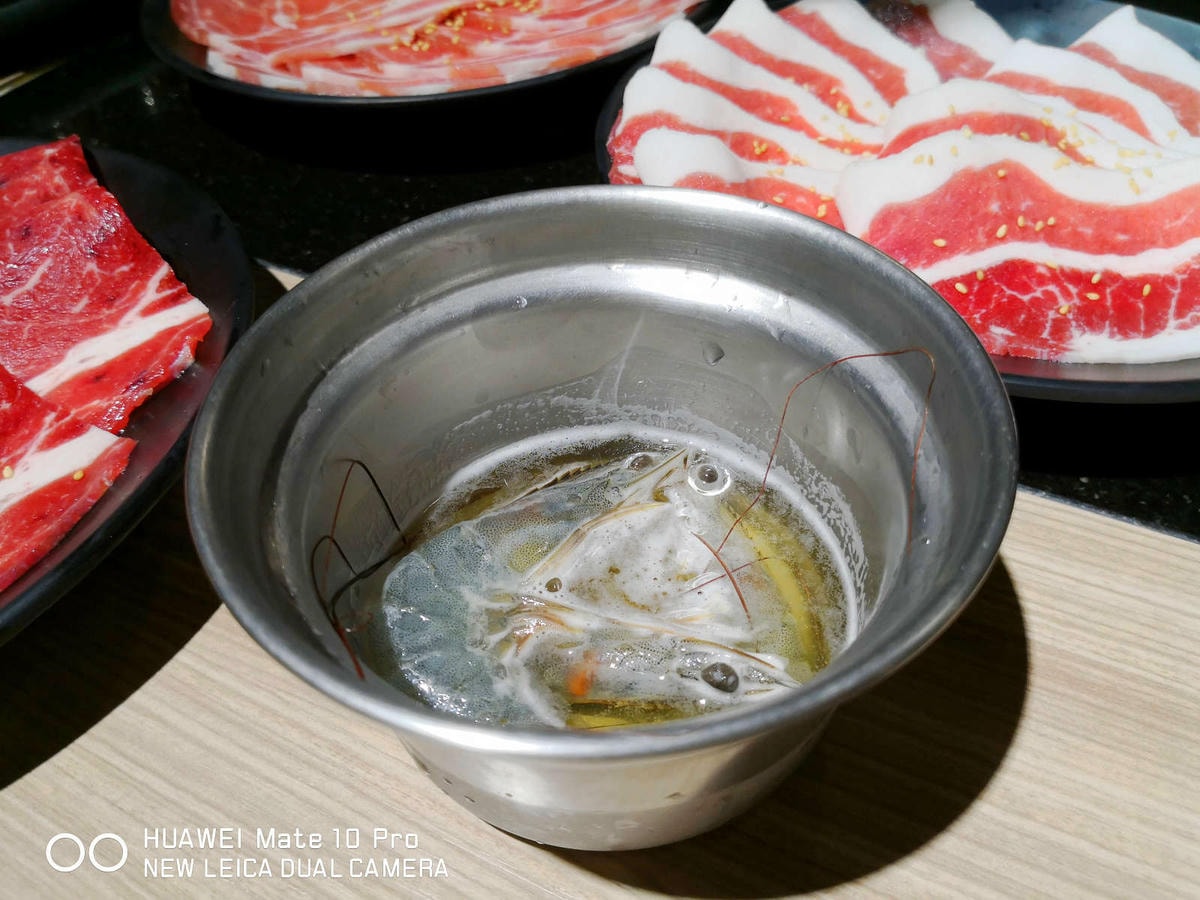 【食。基隆】甲賀日式炭火燒肉〜基隆燒肉吃到飽推薦!60種無限加點食材,親切的桌邊幫烤服務,可以帶毛小孩吃烤肉唷