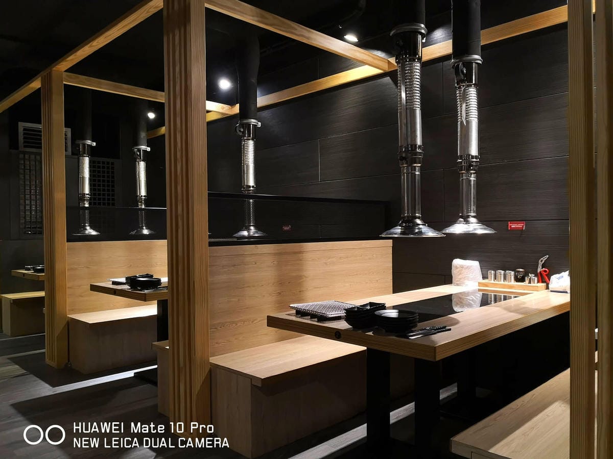 【食。基隆】甲賀日式炭火燒肉〜基隆燒肉吃到飽推薦!60種無限加點食材,親切的桌邊幫烤服務,可以帶毛小孩吃烤肉唷