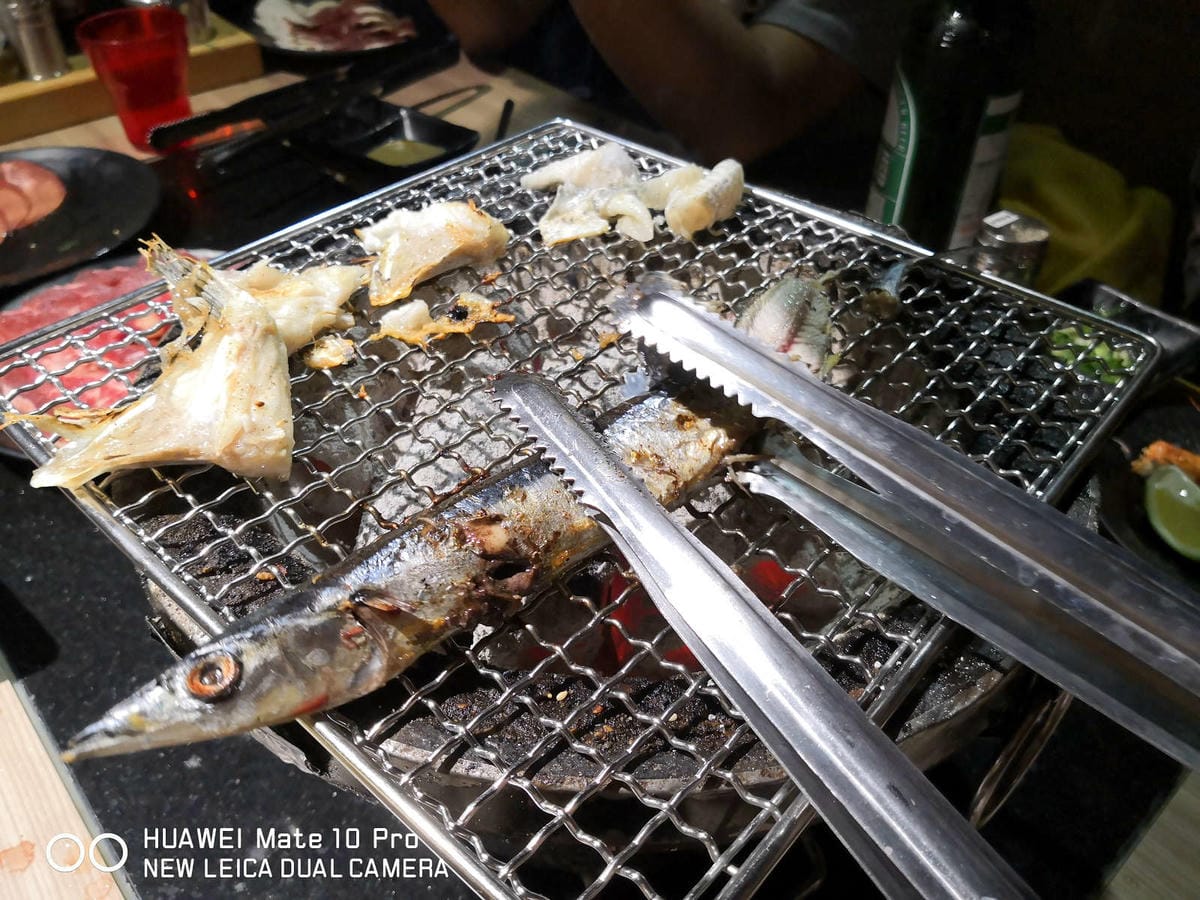 【食。基隆】甲賀日式炭火燒肉〜基隆燒肉吃到飽推薦!60種無限加點食材,親切的桌邊幫烤服務,可以帶毛小孩吃烤肉唷